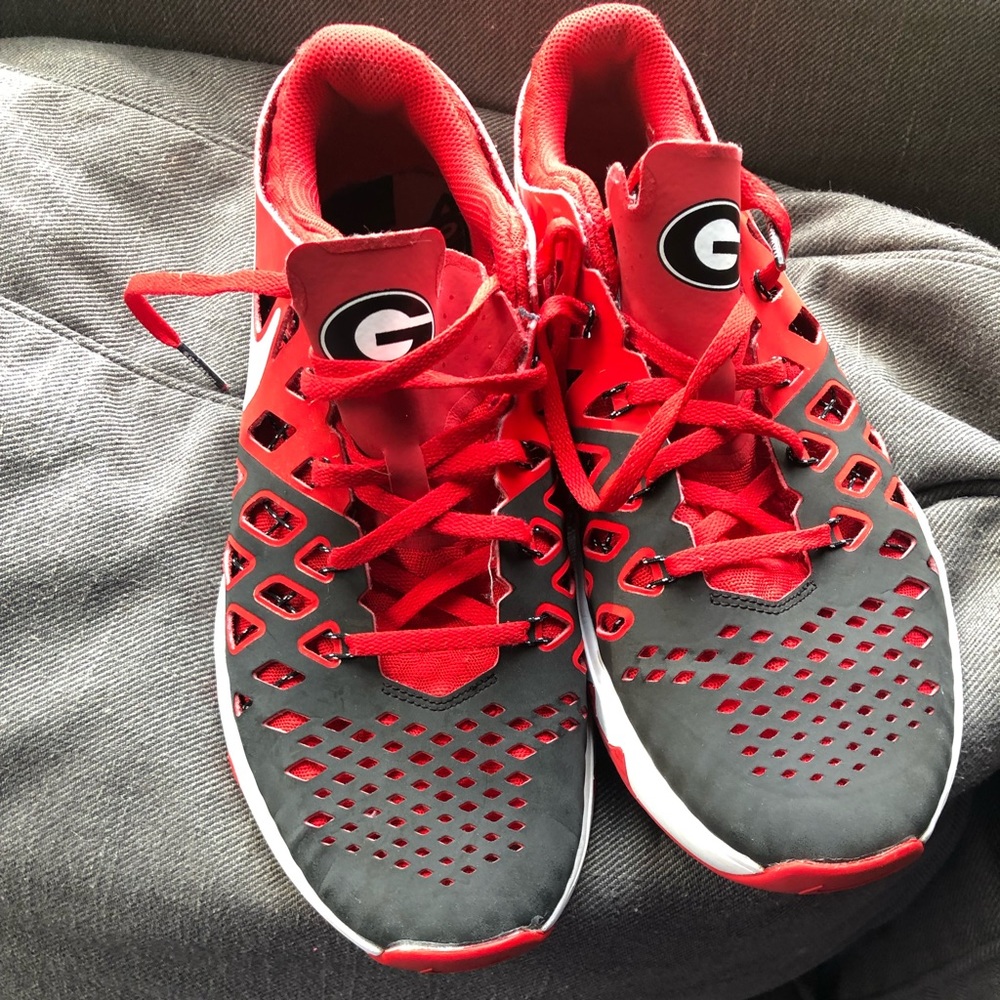 Georgia Bulldog Nike tennis shoes